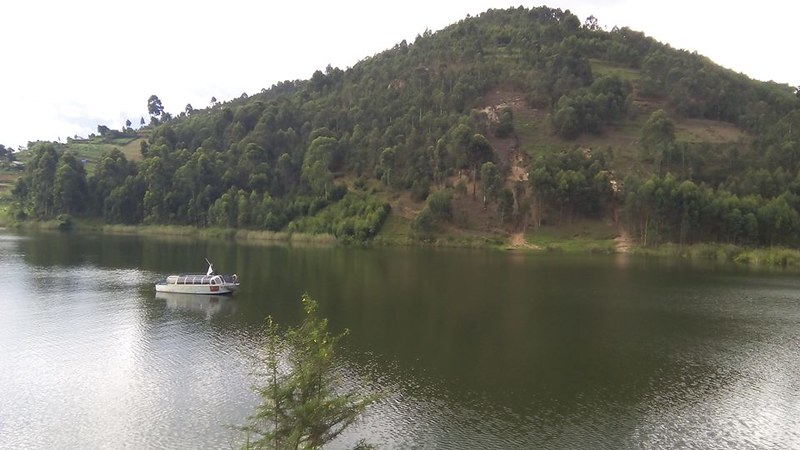 3 Days Gorilla Trekking and Lake Bunyonyi Tour